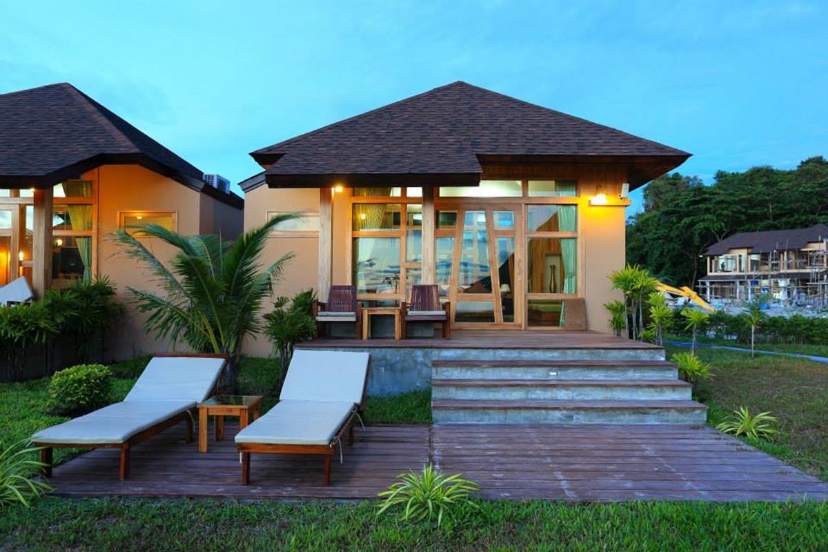 Bundhaya Villas – Honeymoon Beachfront Bungalow