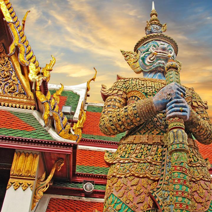 Thailand, a multitude of palaces and temples