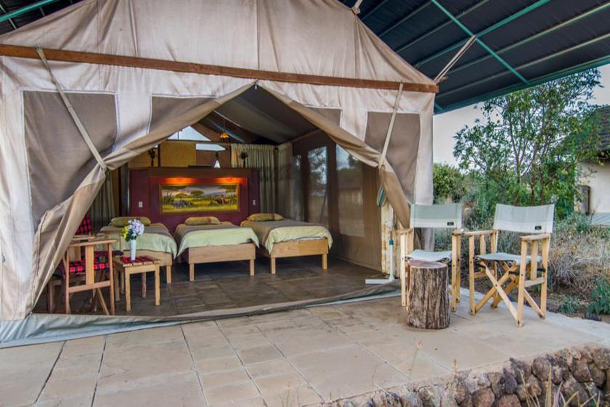 Sentrim Amboseli Lodge – Pokój trzyosobowy z widokiem na góry