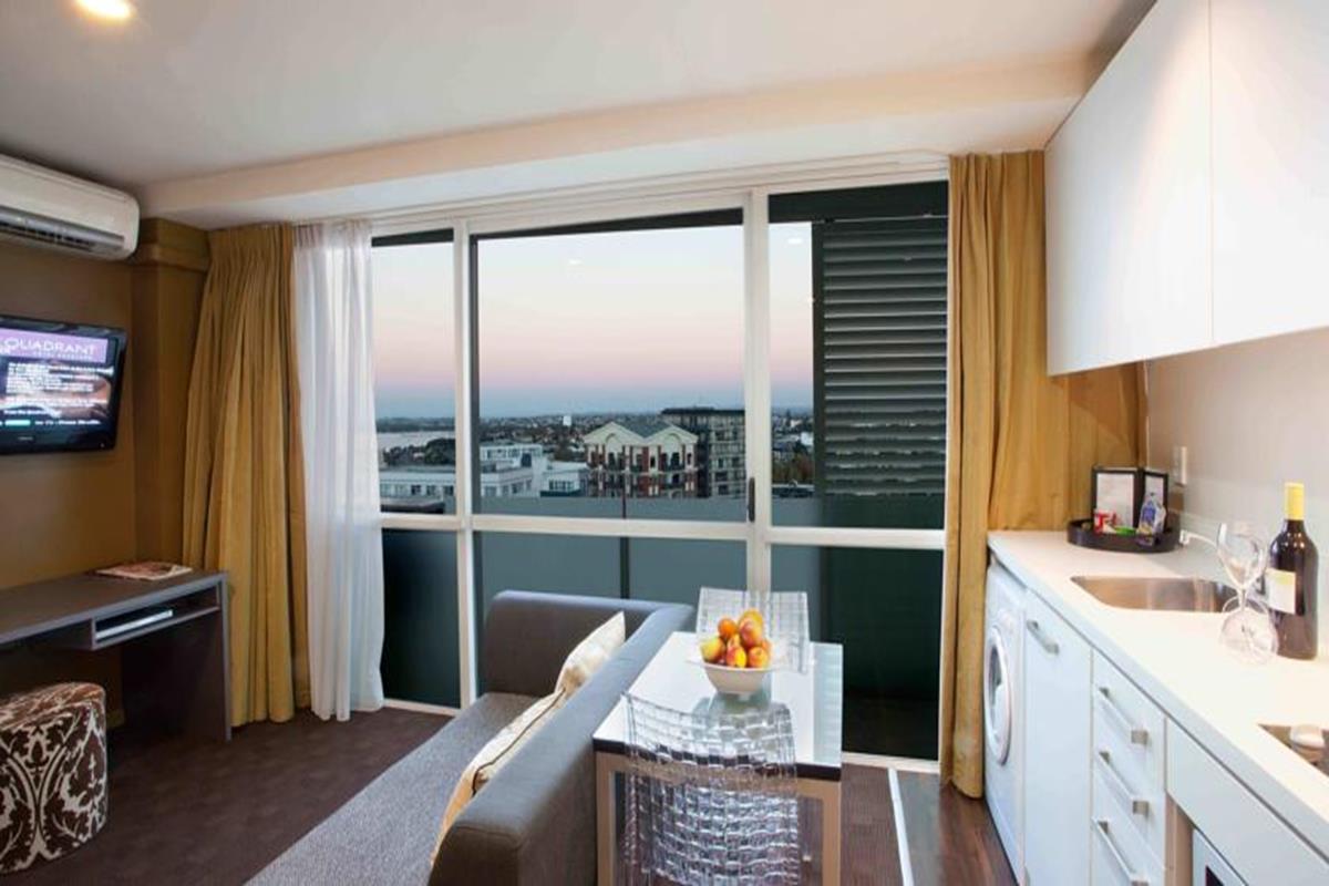 The Quadrant Hotel & Suites – Apartament typu Classic z sypialnią