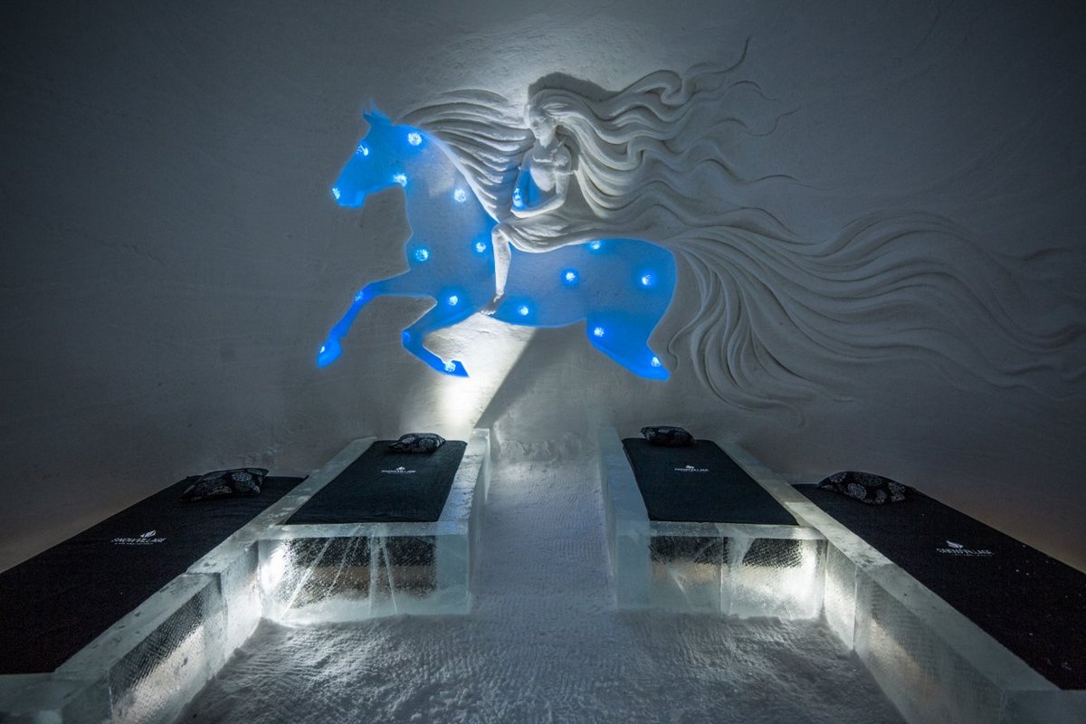 SnowVillage – Snow Suite For Five – Horse Suite