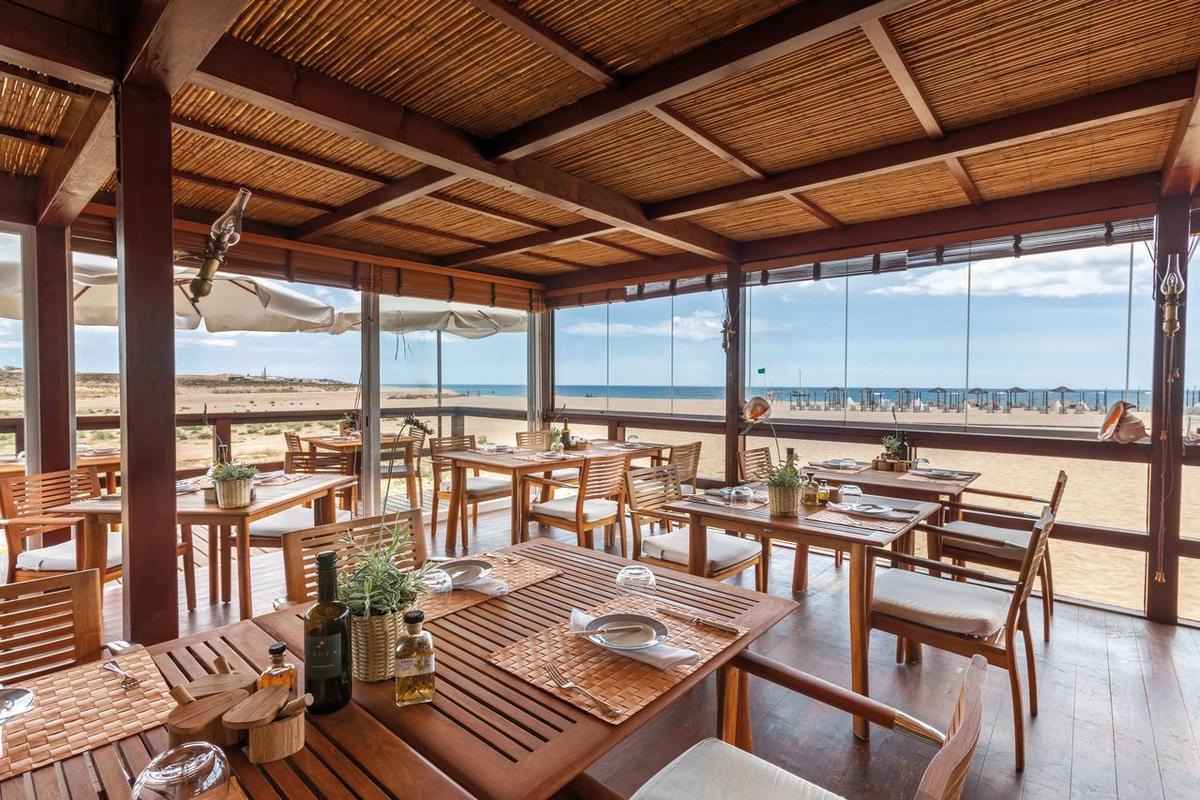 Vila Vita Parc Resort & Spa – Restauracja na plaży
