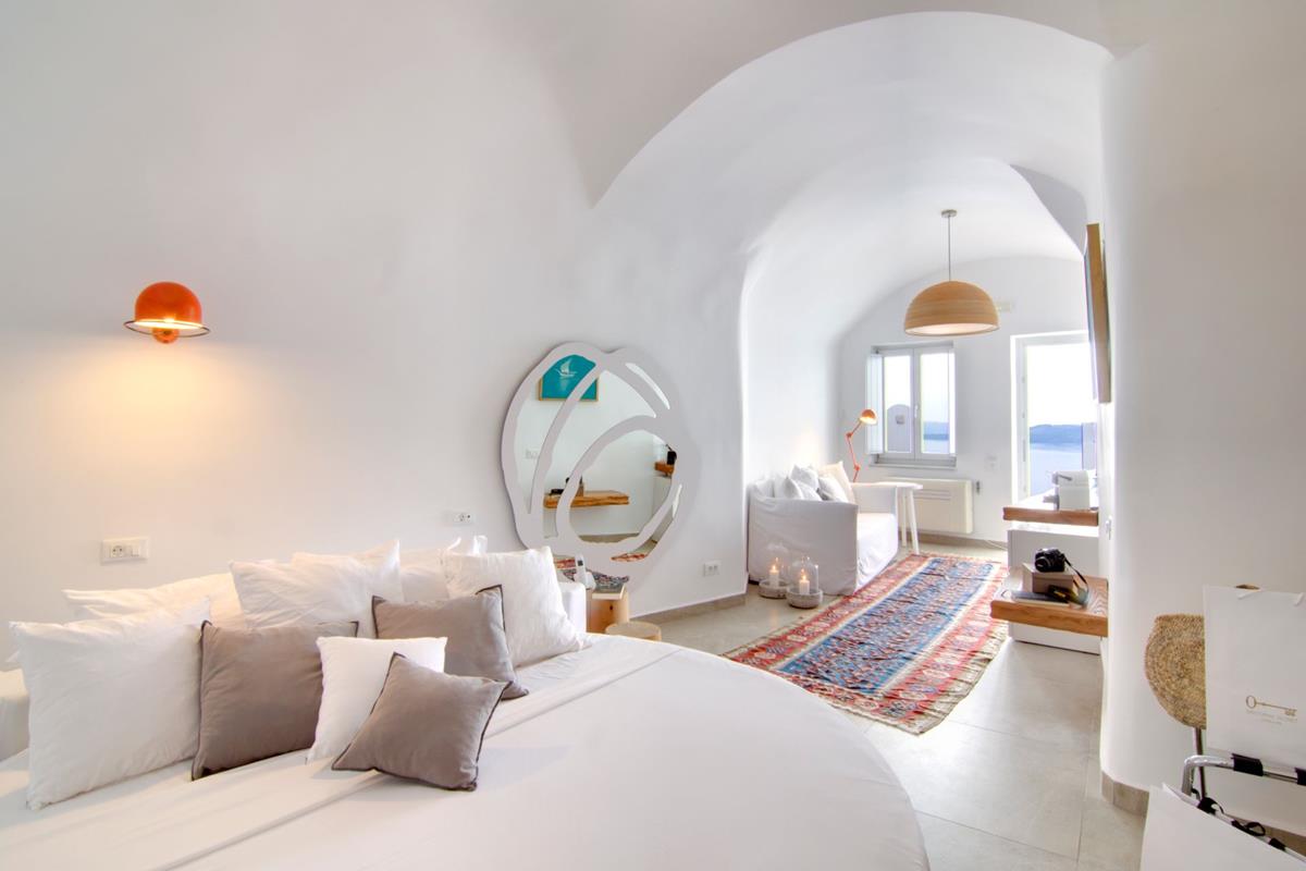 Santorini Secrets Suites & Spa – Honeymoon Suite