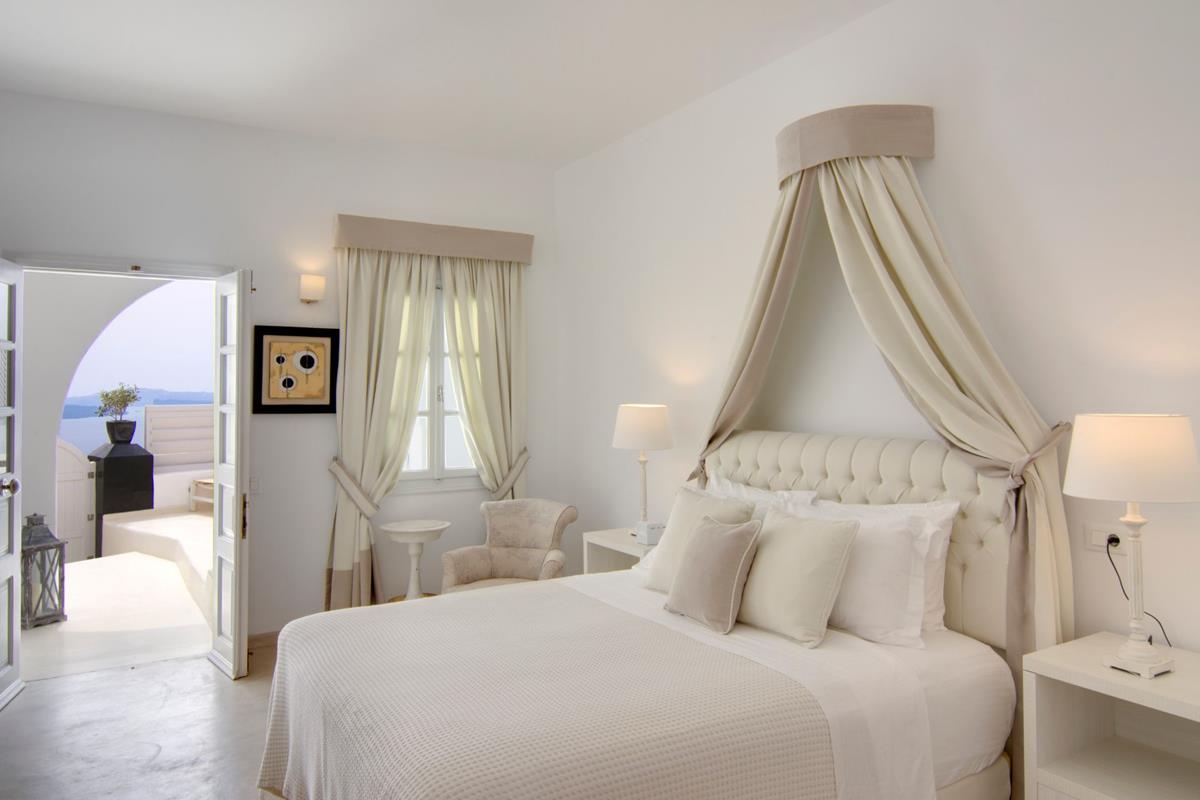 Santorini Secrets Suites & Spa – Junior Villa