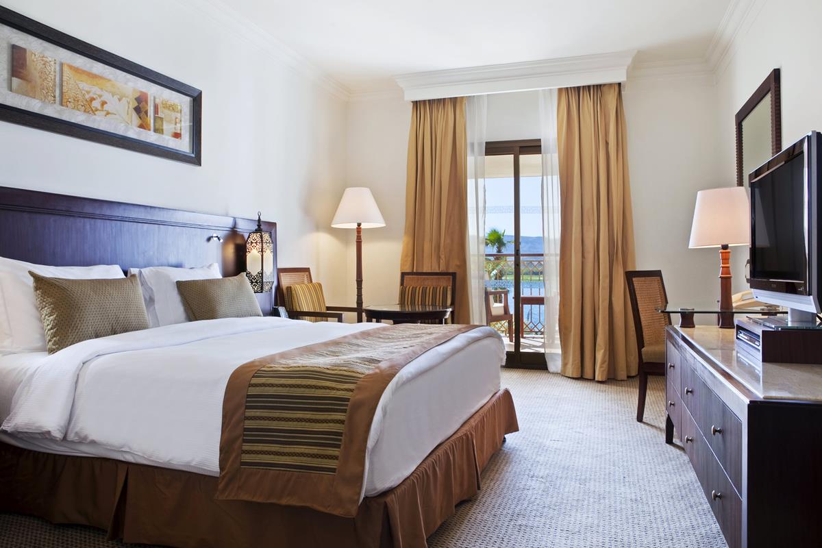 Hilton Luxor Resort & Spa – King Deluxe Room