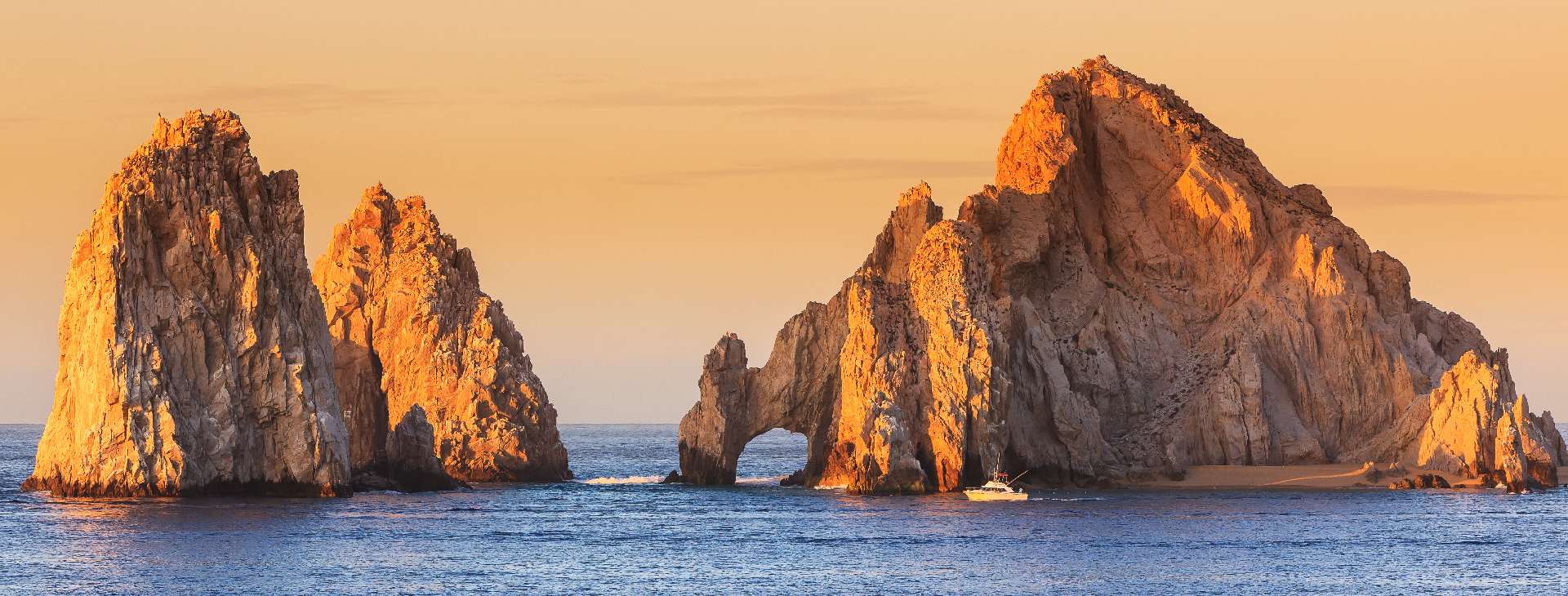 The,Arch,Of,Cabo,San,Lucas,At,Sunrise.,Mexico