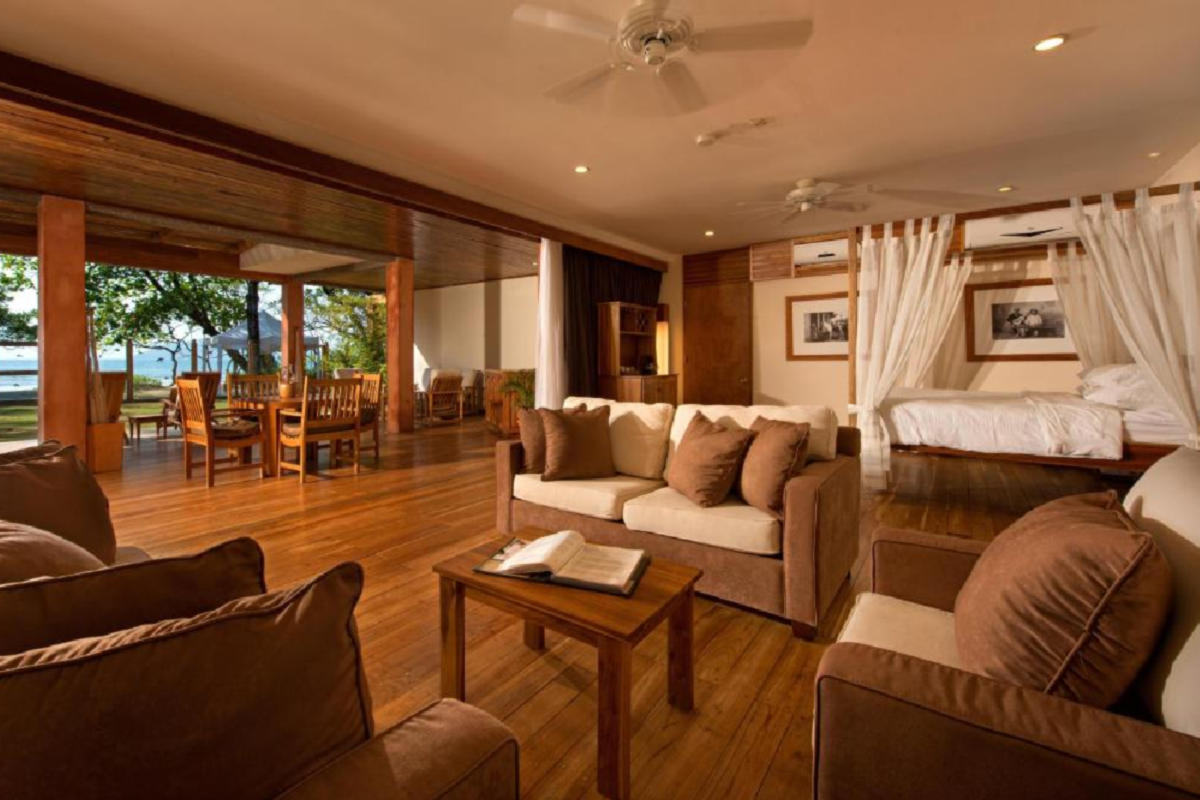 Capitán Suizo Beachfront Boutique Hotel – Beachfront Suite Ground Floor