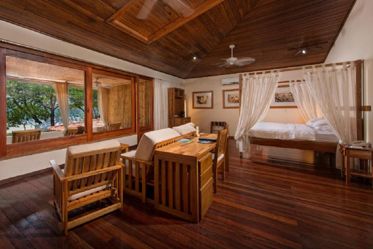 Capitán Suizo Beachfront Boutique Hotel – Beachfront Suite Upper Floor