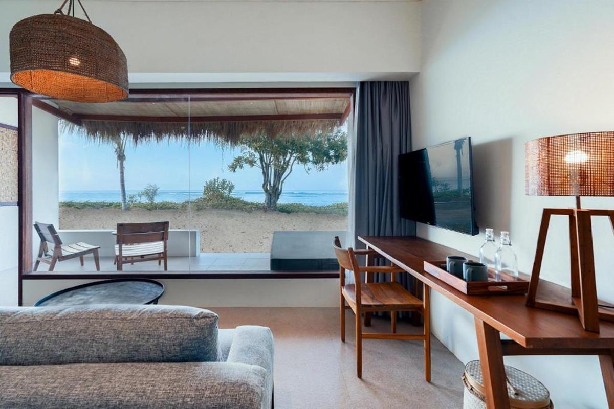 Amber Lombok Beach Resort – Beachfront Honeymoon Suite