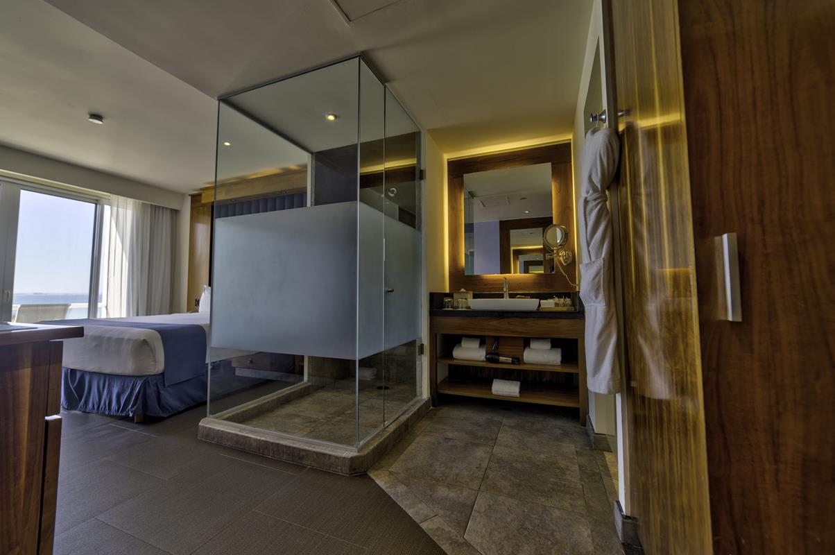 Hotel Costa Baja – Deluxe King Room