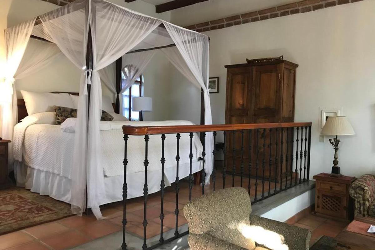 Todos Santos Inn – Suite with Garden View