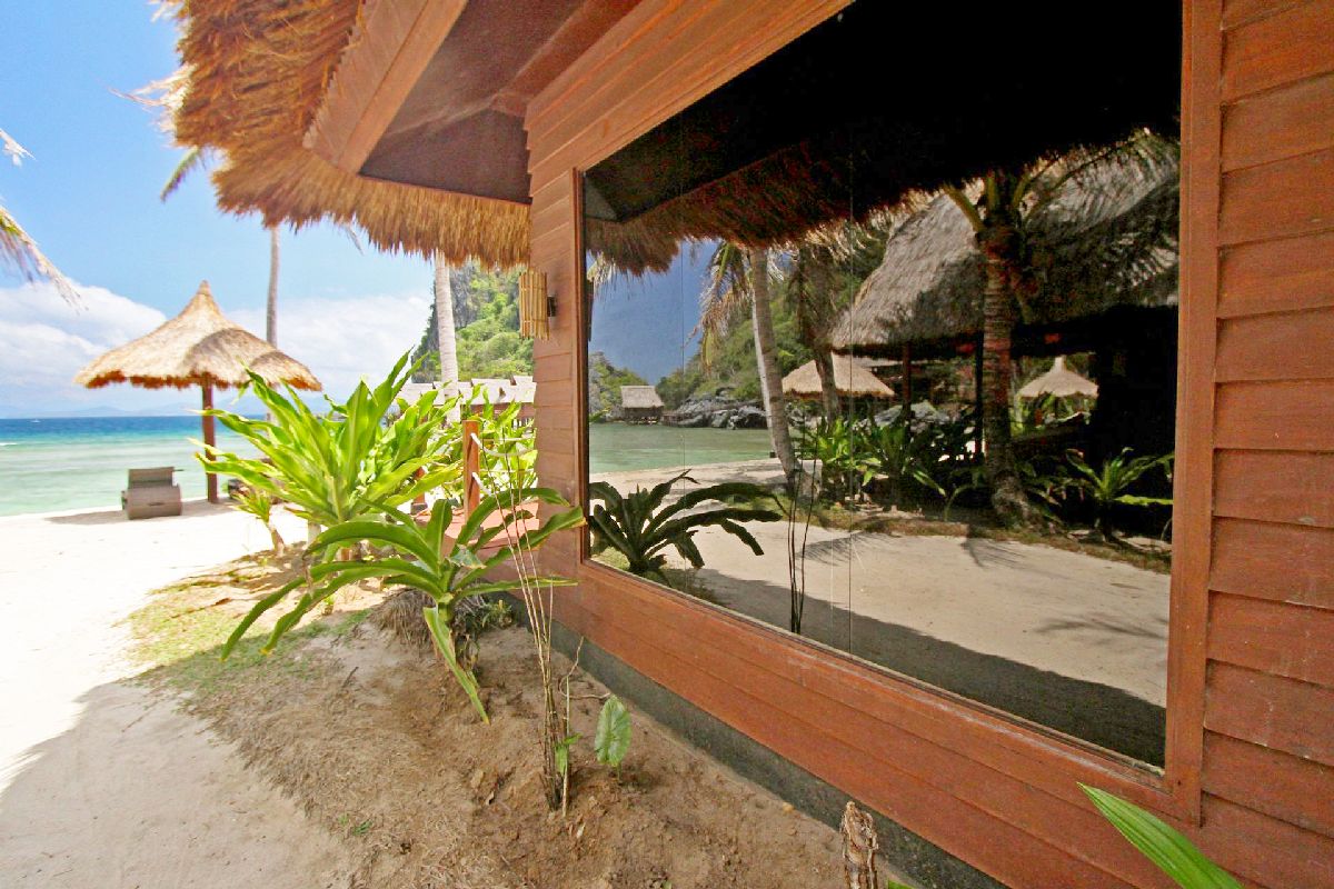 Cauayan Island Resort – Beach Front Villa