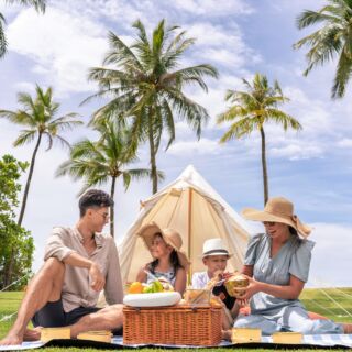 📍 Szukacie miejsca, które pokocha cała rodzina? Właśnie je znaleźliście! JW Marriott Khao Lak to miejsce, w którym dzieciaki są w swoim żywiole! 🌴
Tu każdy dzień to nowa przygoda:
💦 gigantyczny basen z falami i kolorowa strefa Aqua Play
🎨 kreatywny Kid’s Club z animacjami i zabawami
👩🍳 warsztaty kulinarne dla małych odkrywców smaków
🎮 sala gier i przestrzeń dla starszaków
🏄 lekcje surfingu
🎥 kino letnie
🏝 szeroka, bezpieczna plaża tuż obok hotelu
#planetescape #tajlandia #khaolak #hotel #wakacje #wakacjeszytenamiare #jwmarriottkhaolak #bestplacetogo #bestplacetostay #thailand #amazingthailand #travelagency #tailormadeholidays