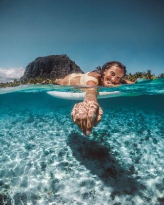 Czy Mauritius jest już na Waszej podróżniczej liście?
Jeśli marzycie o miejscu, w którym piękne plaże łączą się z doskonałymi hotelami, pysznym jedzeniem i zielonym wnętrzem wyspy, Mauritius zdecydowanie warto wziąć pod uwagę. To kierunek, który świetnie sprawdza się zarówno na beztroski wypoczynek, jak i bardziej aktywne wakacje.
Jeśli myślicie o wyjeździe na Mauritius, przygotujemy dla Was podróż szytą na miarę! 🌴✈
#mauritius #podrozeszytenamiare #planetescape #mauritiusisland #wyspamarzen #oceanindyjski #podrozeszytenamiare #luxurytravel #plazewmarzen #islandlife #tropikalnewakacje #honeymoon #beachescape #travel #holidays
Autor zdjęcia nr. 2 @catalinaseceleanu
Autor zdjecia nr. 4 @anais_liger
Autor zdjecia nr. 5 @travel.bucket.list