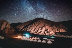 Nocne niebo nad pustynią Atacama