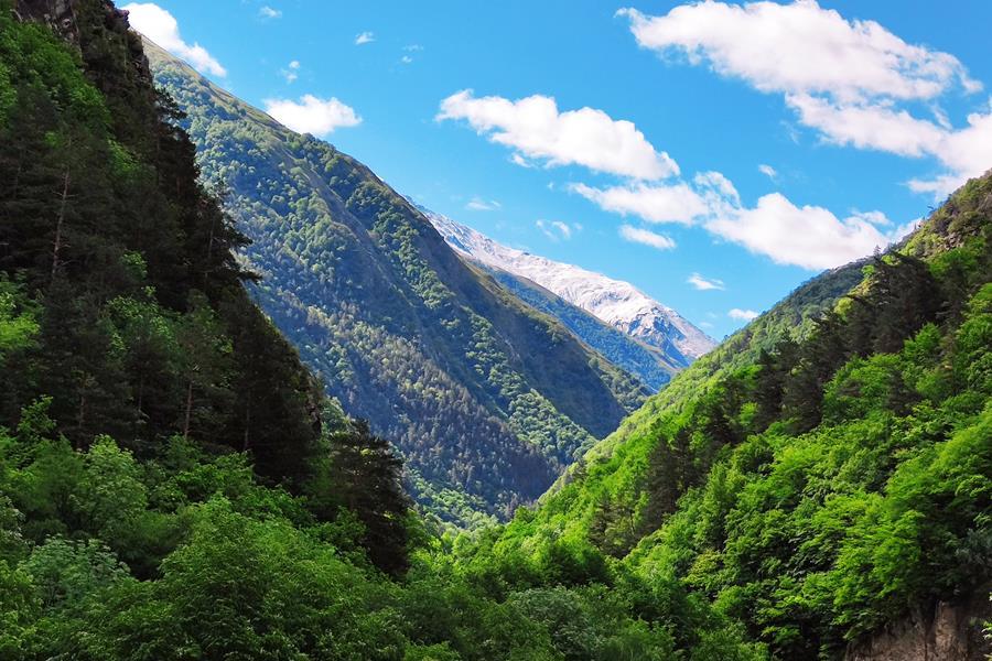 Anatori – Atsunta Pass (3431 m above sea level); Chechnya begins right behind it