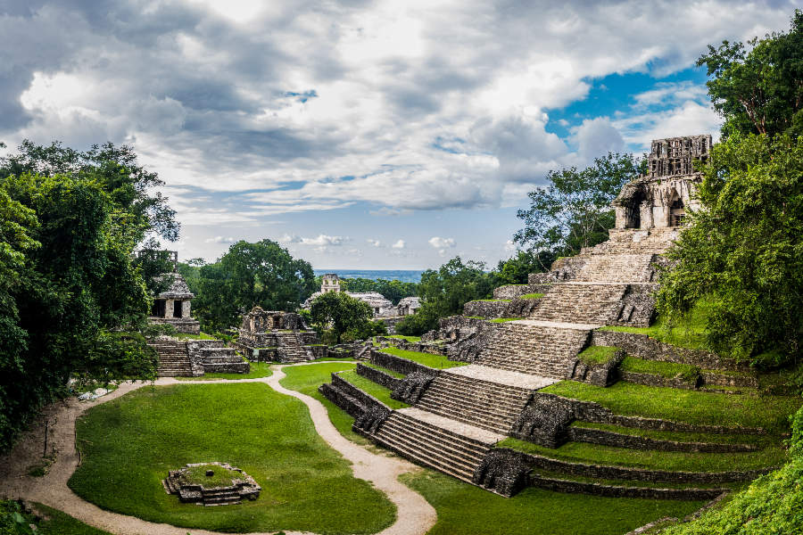 Zima to doskonała pora do zwiedzania Chiapas, np. wizyty w Palenque
